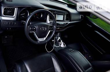 Внедорожник / Кроссовер Toyota Highlander 2014 в Харькове