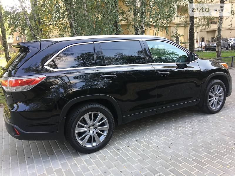 Седан Toyota Highlander 2015 в Киеве