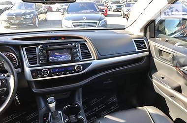 Внедорожник / Кроссовер Toyota Highlander 2015 в Киеве