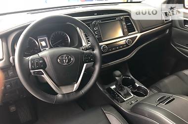 Внедорожник / Кроссовер Toyota Highlander 2018 в Виннице