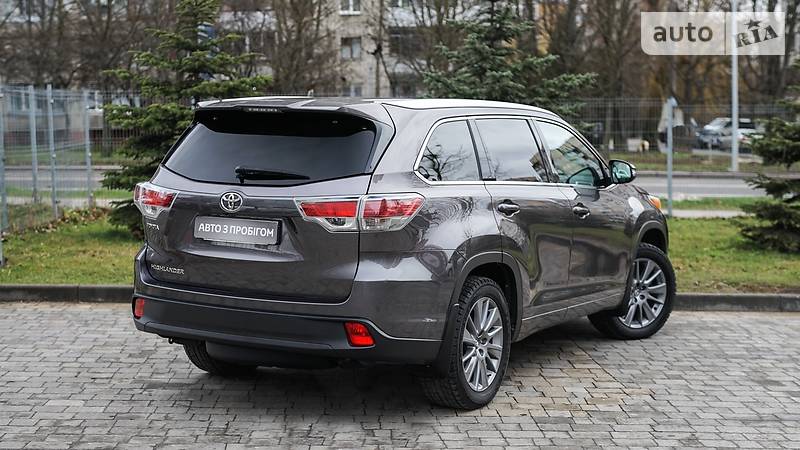 Внедорожник / Кроссовер Toyota Highlander 2016 в Львове