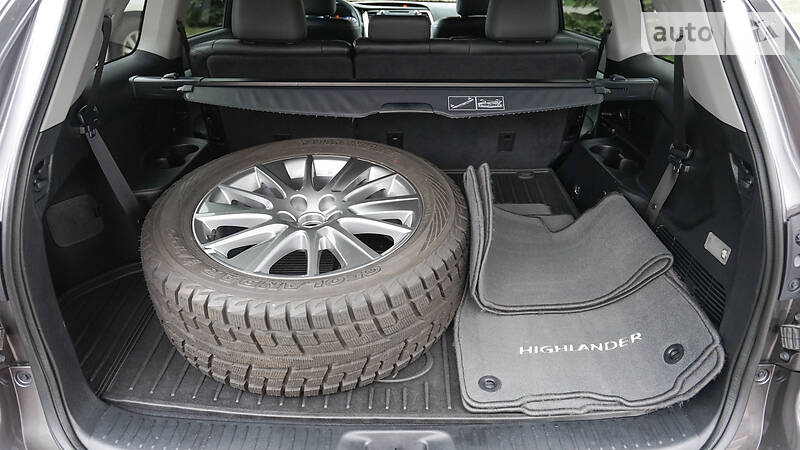 Внедорожник / Кроссовер Toyota Highlander 2016 в Львове