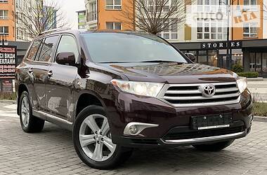 Позашляховик / Кросовер Toyota Highlander 2013 в 