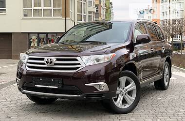 Позашляховик / Кросовер Toyota Highlander 2013 в 