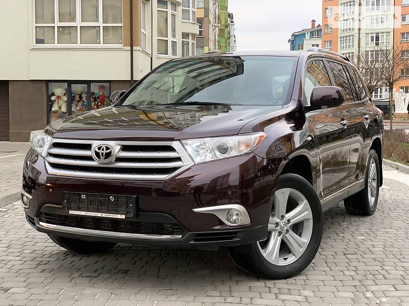 Позашляховик / Кросовер Toyota Highlander 2013 в 