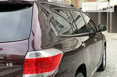 Позашляховик / Кросовер Toyota Highlander 2013 в 