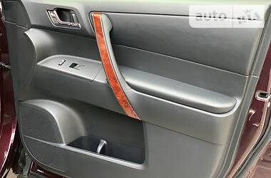 Позашляховик / Кросовер Toyota Highlander 2013 в 