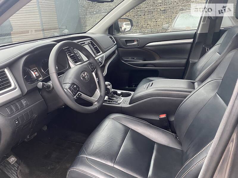 Позашляховик / Кросовер Toyota Highlander 2015 в Луцьку