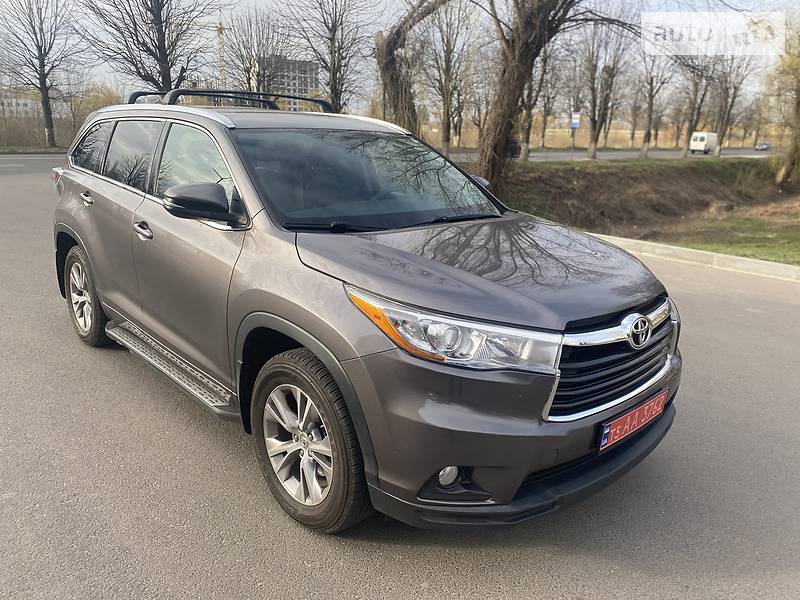 Позашляховик / Кросовер Toyota Highlander 2015 в Луцьку