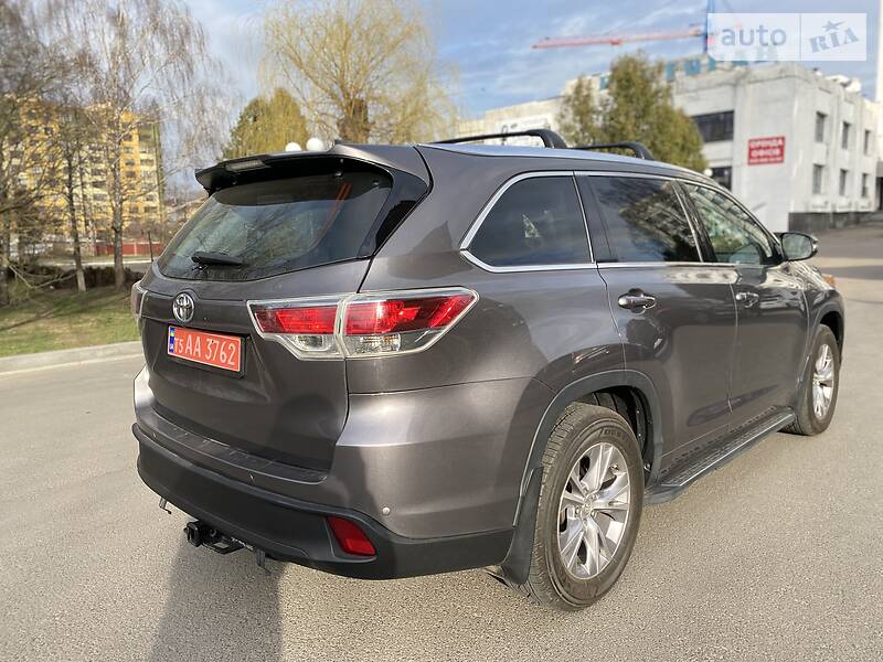 Позашляховик / Кросовер Toyota Highlander 2015 в Луцьку