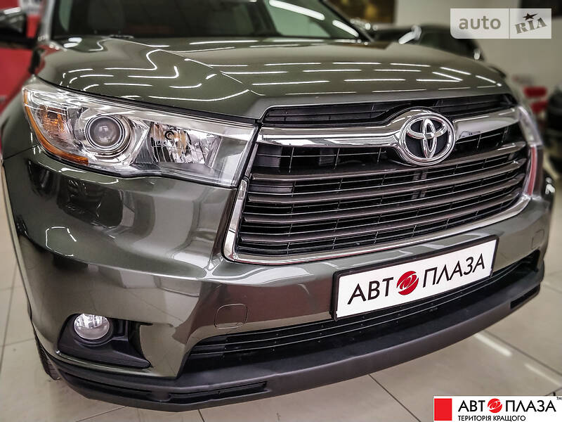 Позашляховик / Кросовер Toyota Highlander 2015 в Чернівцях