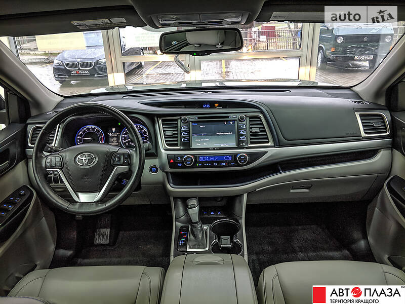 Позашляховик / Кросовер Toyota Highlander 2015 в Чернівцях