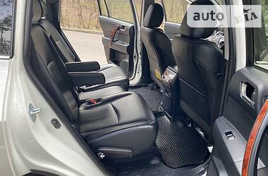 Позашляховик / Кросовер Toyota Highlander 2014 в 