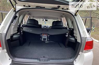 Позашляховик / Кросовер Toyota Highlander 2014 в 