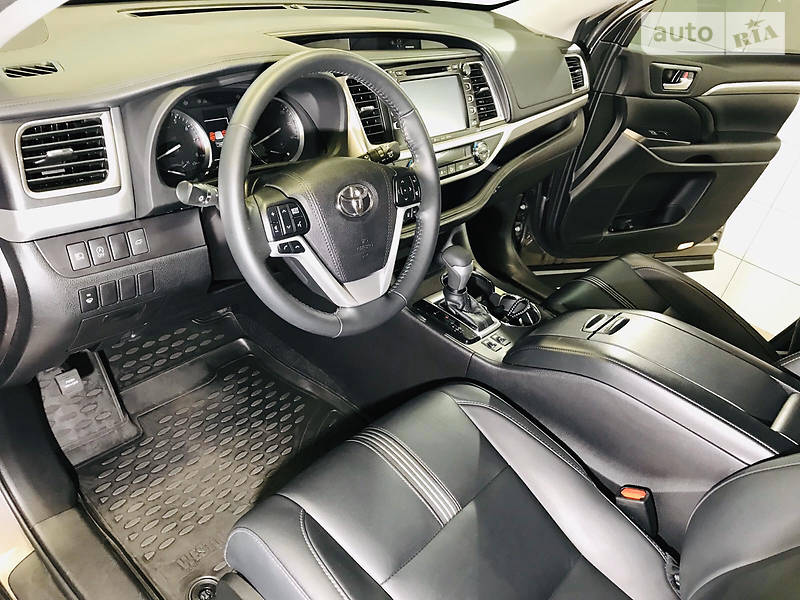 Позашляховик / Кросовер Toyota Highlander 2017 в Дніпрі фото 16 Позашляховик / Кросовер Toyota Highlander 2017 в Дніпрі