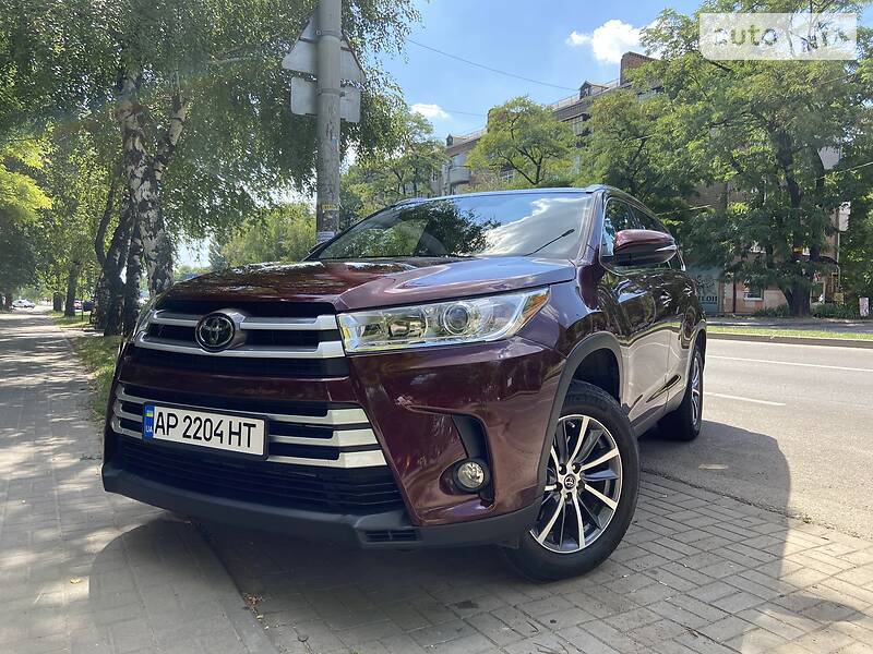 Позашляховик / Кросовер Toyota Highlander 2018 в Запоріжжі