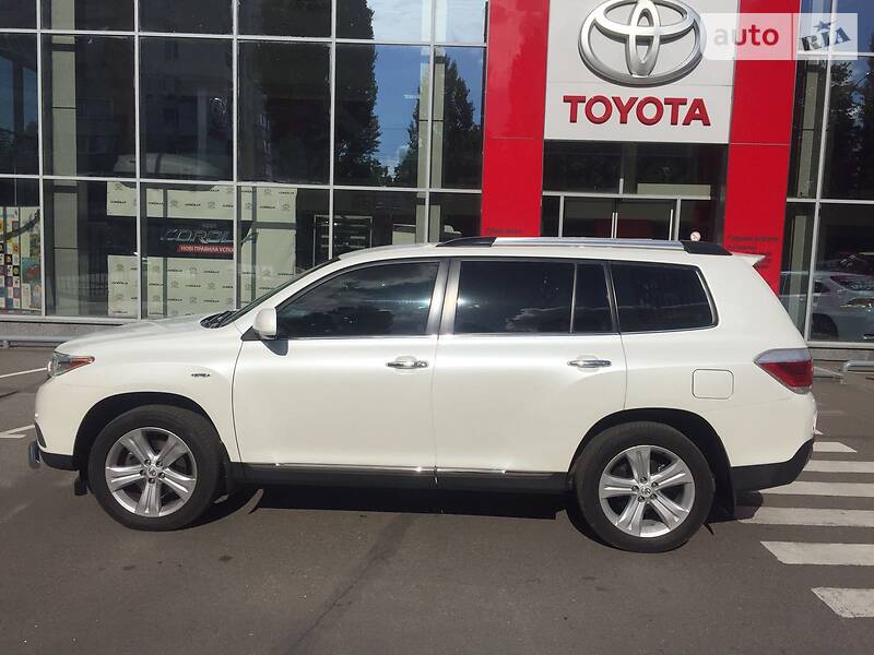 Внедорожник / Кроссовер Toyota Highlander 2011 в Чернигове