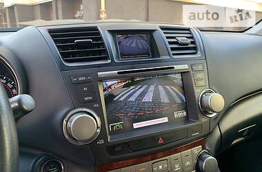 Позашляховик / Кросовер Toyota Highlander 2012 в 