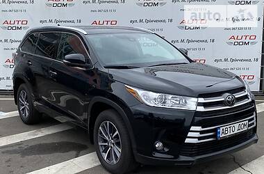 Внедорожник / Кроссовер Toyota Highlander 2018 в Киеве