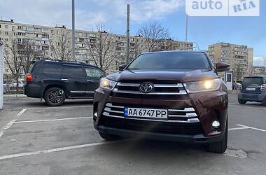 Внедорожник / Кроссовер Toyota Highlander 2019 в Киеве