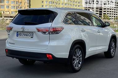 Внедорожник / Кроссовер Toyota Highlander 2014 в Киеве