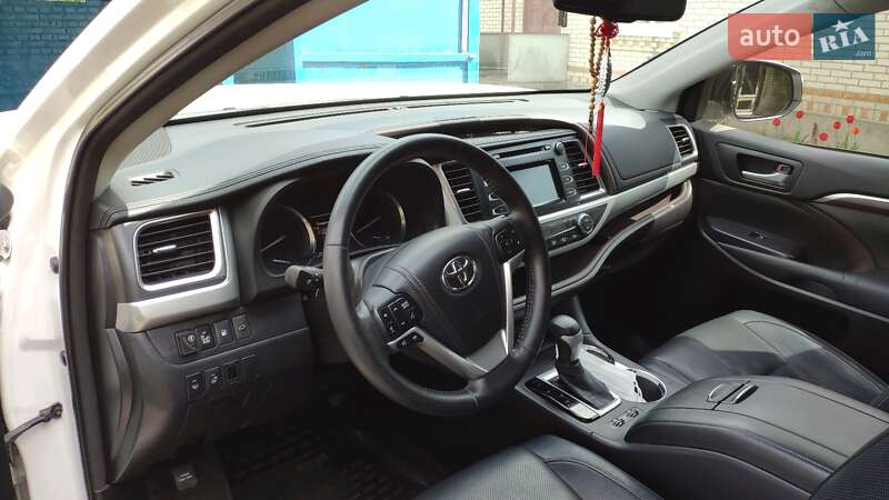 Позашляховик / Кросовер Toyota Highlander 2014 в Умані