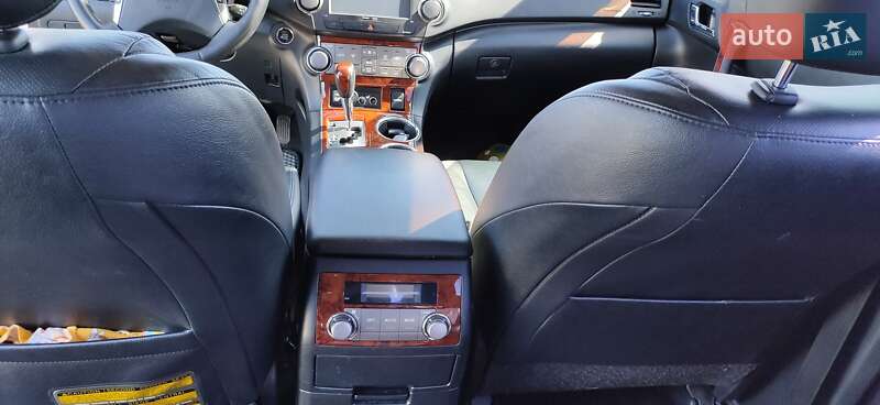Позашляховик / Кросовер Toyota Highlander 2013 в Києві