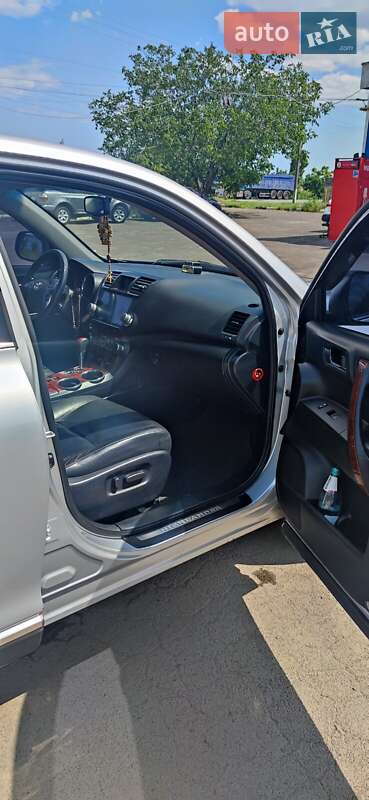 Універсал Toyota Highlander 2011 в Одесі