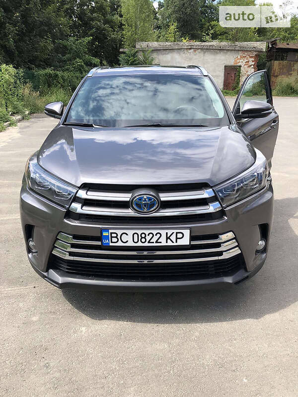 Позашляховик / Кросовер Toyota Highlander 2017 в Львові