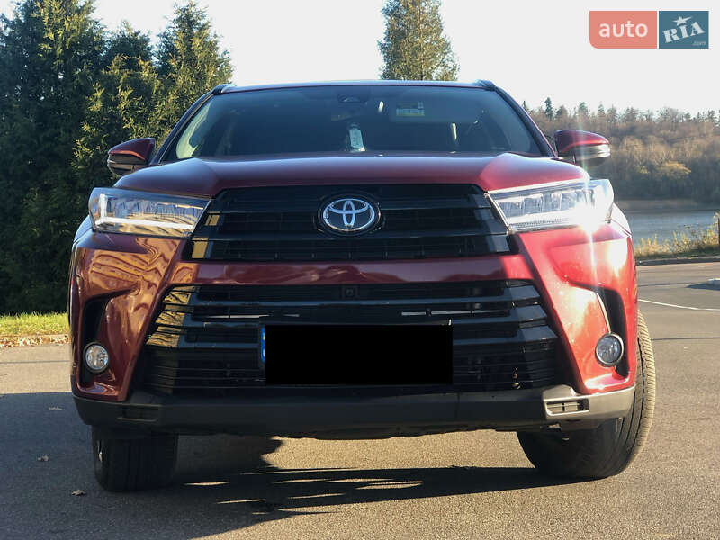 Внедорожник / Кроссовер Toyota Highlander 2017 в Бориславе