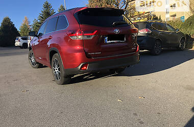 Внедорожник / Кроссовер Toyota Highlander 2017 в Бориславе