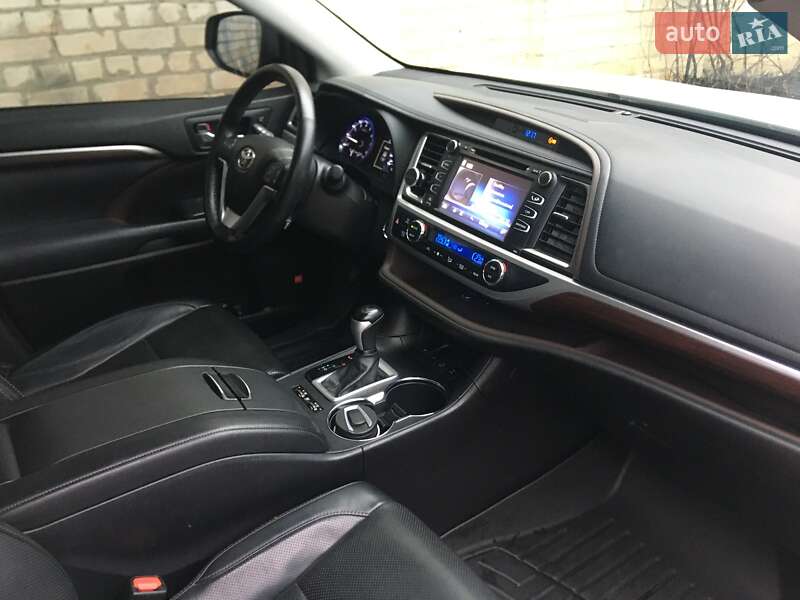 Позашляховик / Кросовер Toyota Highlander 2014 в Харкові