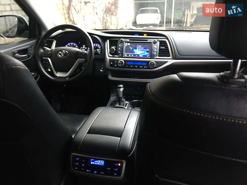 Позашляховик / Кросовер Toyota Highlander 2014 в Харкові