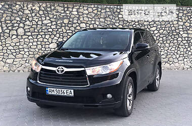 Внедорожник / Кроссовер Toyota Highlander 2014 в 