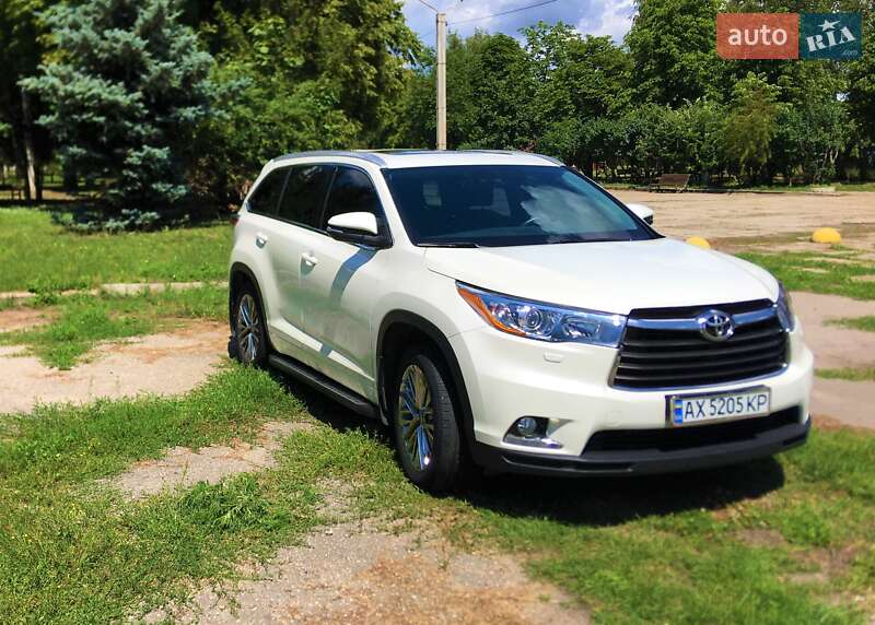 Позашляховик / Кросовер Toyota Highlander 2014 в Харкові