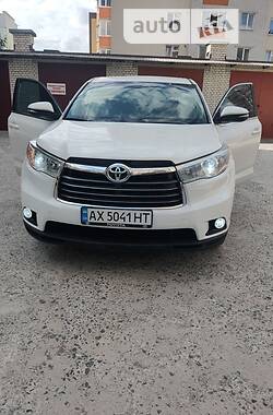 Внедорожник / Кроссовер Toyota Highlander 2015 в Харькове