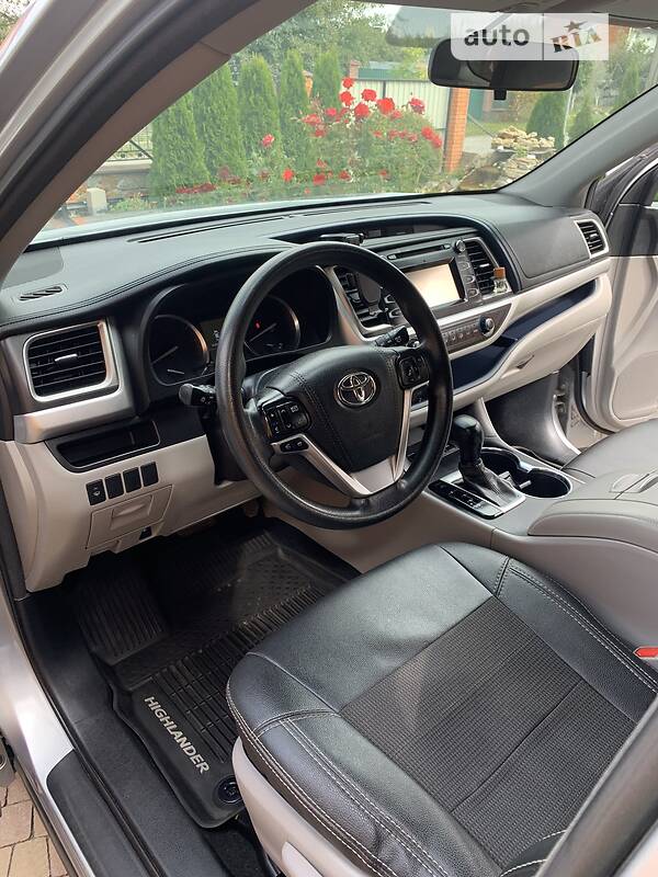 Внедорожник / Кроссовер Toyota Highlander 2015 в Виннице
