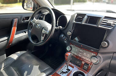 Внедорожник / Кроссовер Toyota Highlander 2011 в Киеве