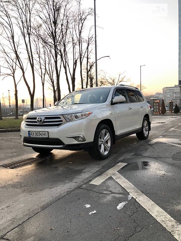 Внедорожник / Кроссовер Toyota Highlander 2012 в Киеве