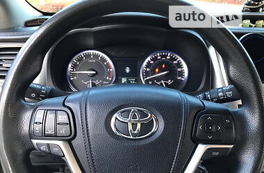 Внедорожник / Кроссовер Toyota Highlander 2015 в Днепре