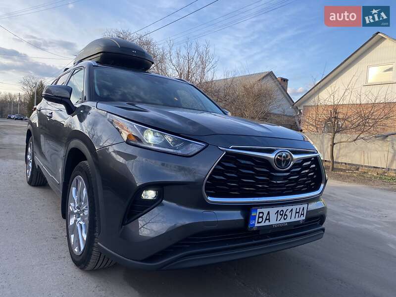 Внедорожник / Кроссовер Toyota Highlander 2020 в Кропивницком
