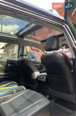 Внедорожник / Кроссовер Toyota Highlander 2017 в 