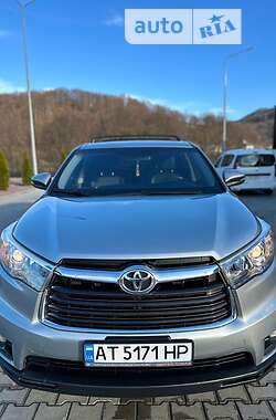 Позашляховик / Кросовер Toyota Highlander 2015 в 