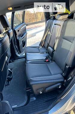 Позашляховик / Кросовер Toyota Highlander 2015 в 