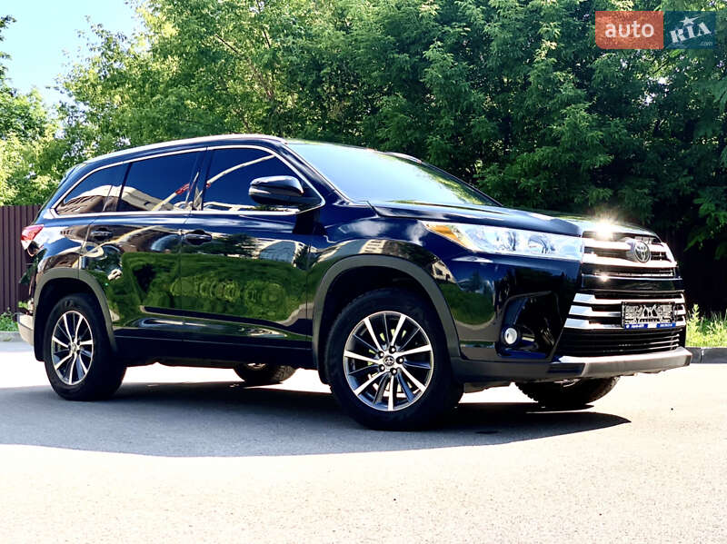 Позашляховик / Кросовер Toyota Highlander 2018 в Харкові