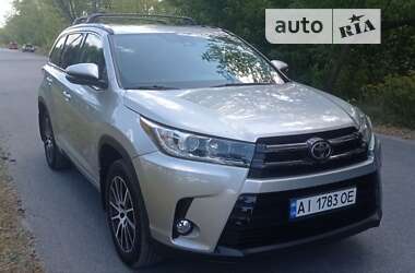 Позашляховик / Кросовер Toyota Highlander 2017 в Києві