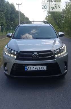 Позашляховик / Кросовер Toyota Highlander 2017 в Києві