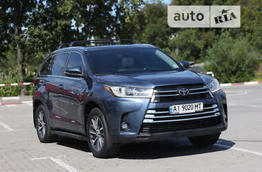 Внедорожник / Кроссовер Toyota Highlander 2017 в 