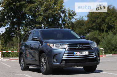 Внедорожник / Кроссовер Toyota Highlander 2017 в 