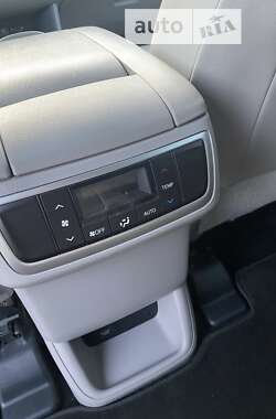Внедорожник / Кроссовер Toyota Highlander 2017 в 